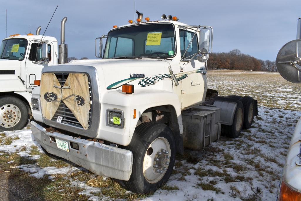 1989 Ford L9000 Day Cab Semi Tractor, 855 Cummins