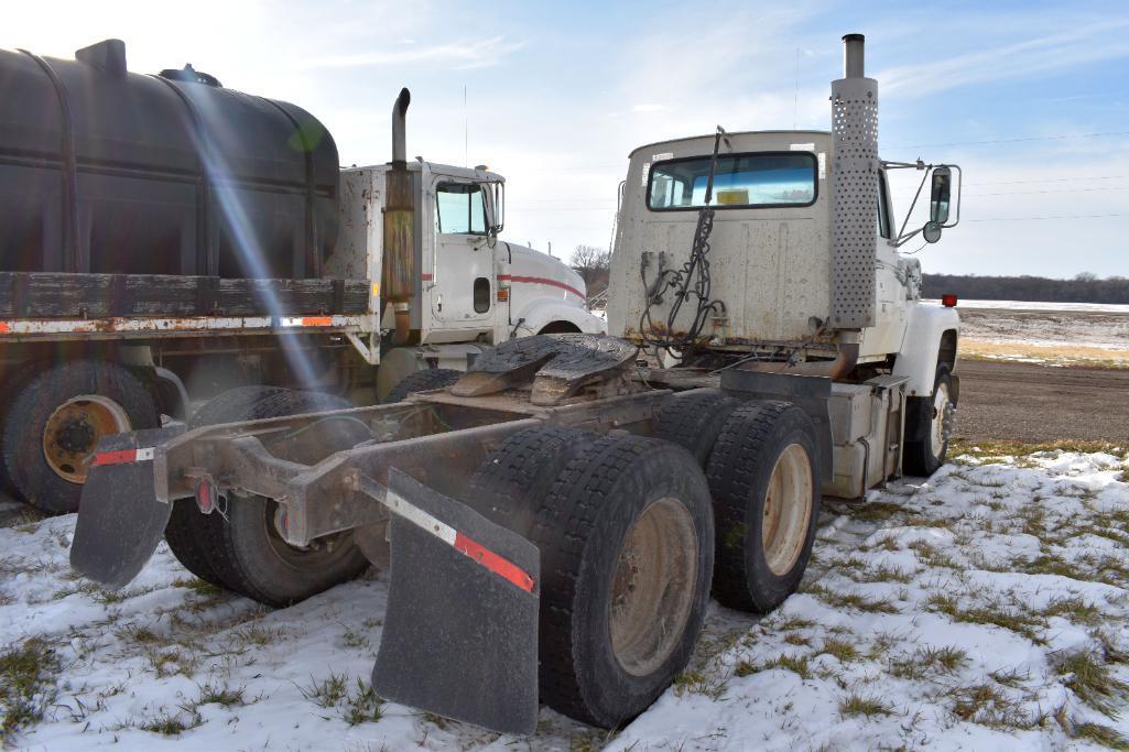 1989 Ford L9000 Day Cab Semi Tractor, 855 Cummins