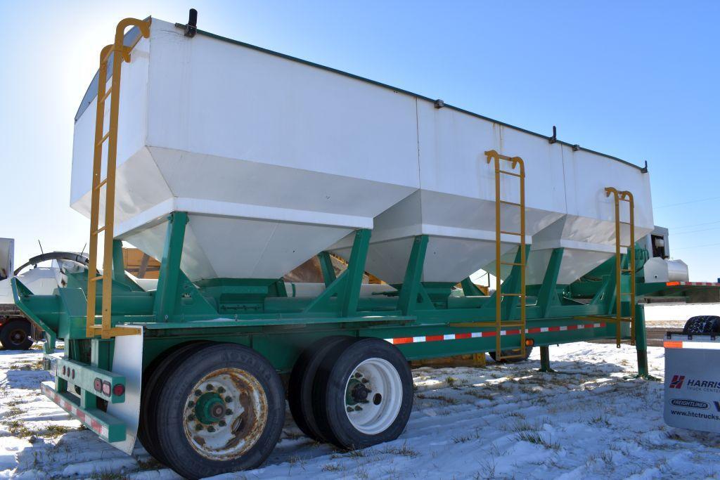 2010 Behnke 24 Ton Fertilizer Tender Semi