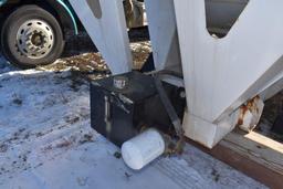 Willmar 1600 Dry Fertilizer Tender Box, 16 Ton, R