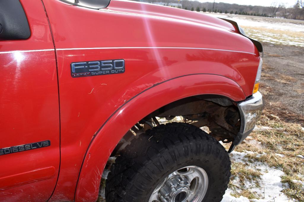 2002 Ford F350 4WD Diesel Truck, Lariat Package