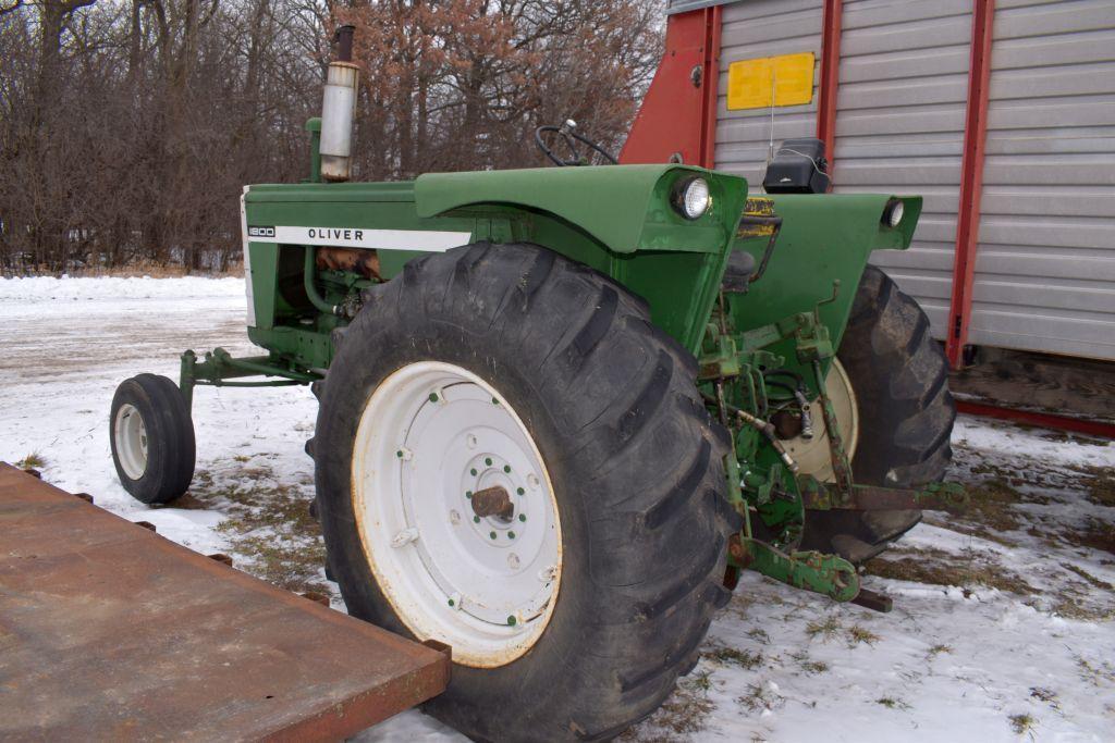 Oliver 1800 Tractor, Gas, W/F, 2 Hydraulic, 3pt.