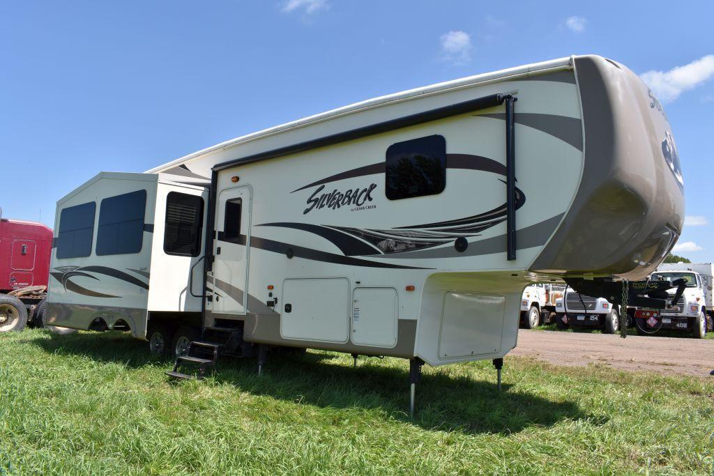 2014 Cedar Creek 5th Wheel Travel Trailer