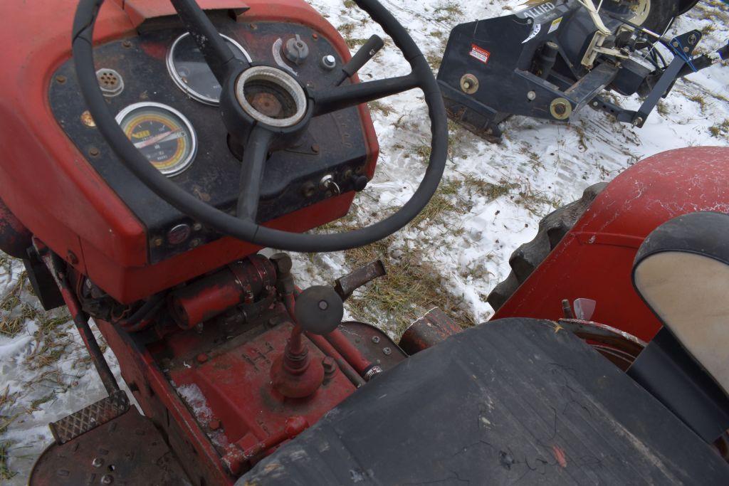 IH 424 Utility Tractor, Diesel, WF, Single hyd