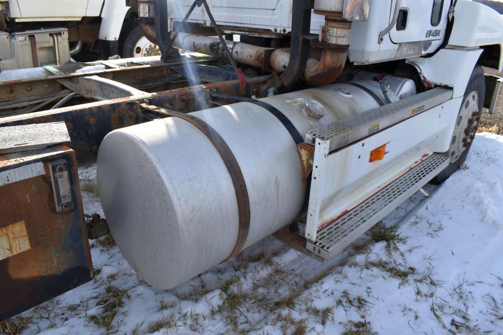 1997 Mack CH600 Day Cab Semi Tractor, E7 454