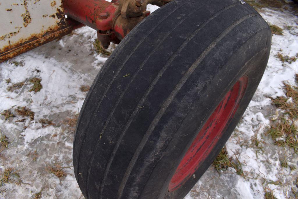 Farmall 706, Gas, WF, 540/1000PTO, Dual Hydrauli