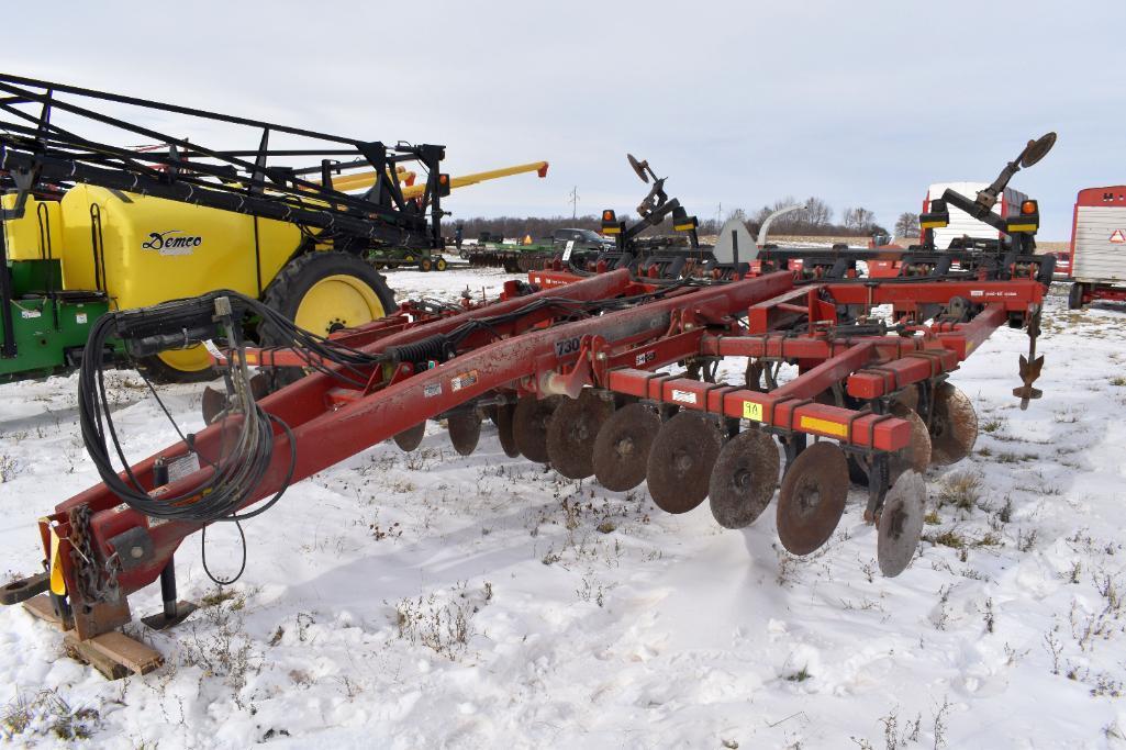 Case IH 730B Ripper, 7 Shank, Double Disc Front,