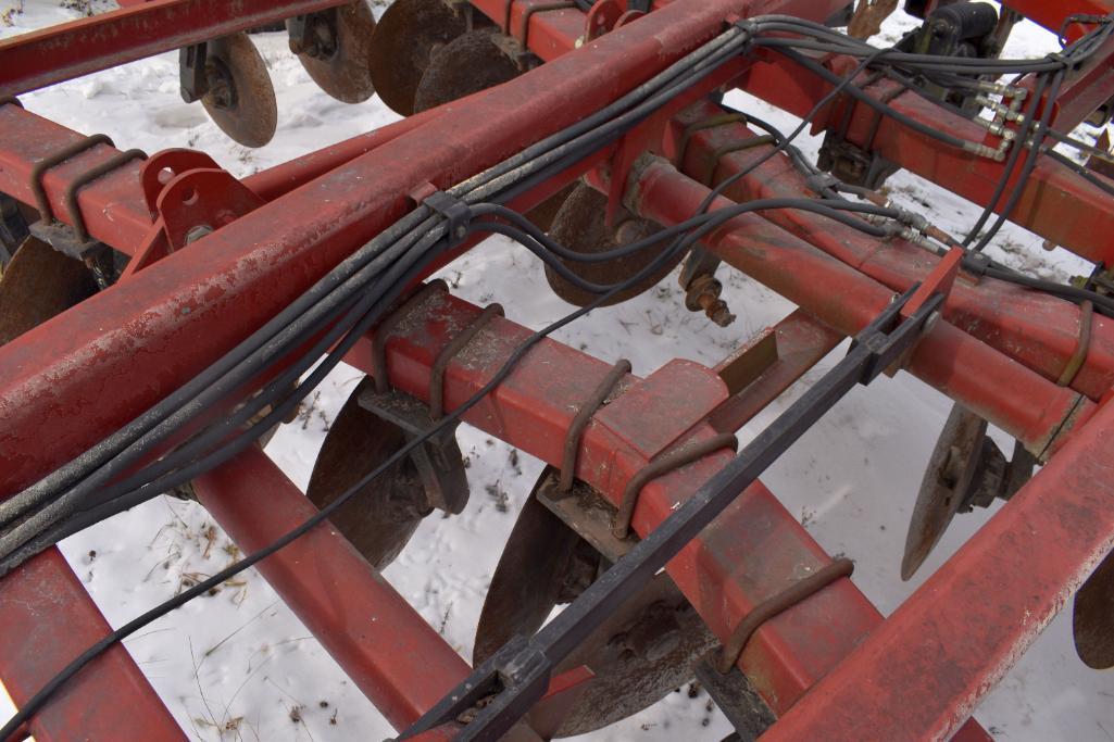 Case IH 730B Ripper, 7 Shank, Double Disc Front,