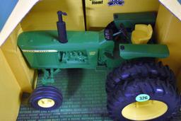 Ertl John Deere 4520 Tractor with Box, 1/16