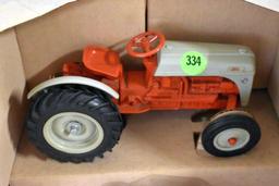 Ertl Tractors of the Past Ford 8N with Box, 1/16