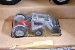 Ertl Tractors of the Past Ford 8N with Box, 1/16