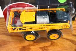 Ertl Hagie STS12 Sprayer on Card, 1/64