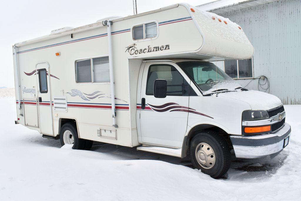 2003 Chevrolet Coachmen Freedom 16' Motorhome, 6.0 L V8 Gas, 94,801 Miles, Kitchen, Bath, Roof