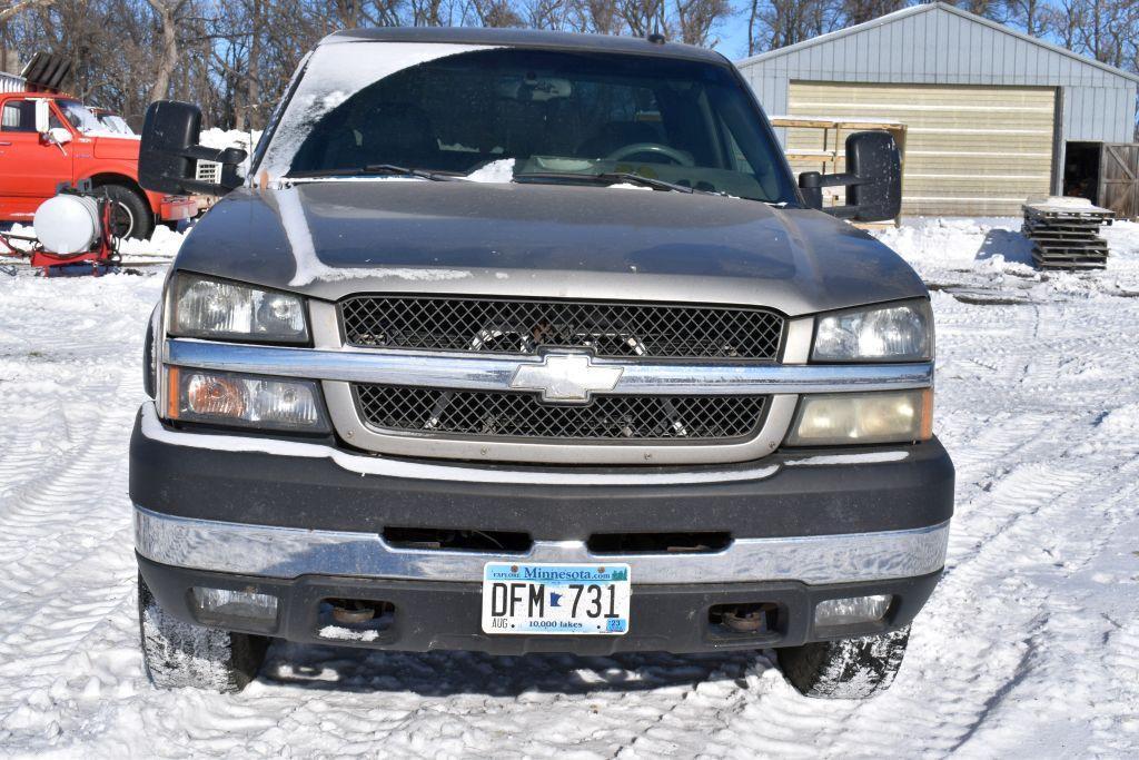 2003 Chevy 2500HD, Duramax 6.6L, 226,362 Miles, Ext. Cab, Gooseneck Hitch, Aux. Fuel Tank,