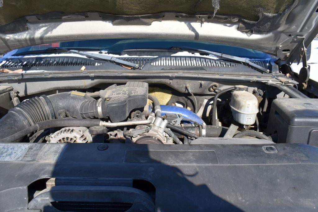 2003 Chevy 2500HD, Duramax 6.6L, 226,362 Miles, Ext. Cab, Gooseneck Hitch, Aux. Fuel Tank,