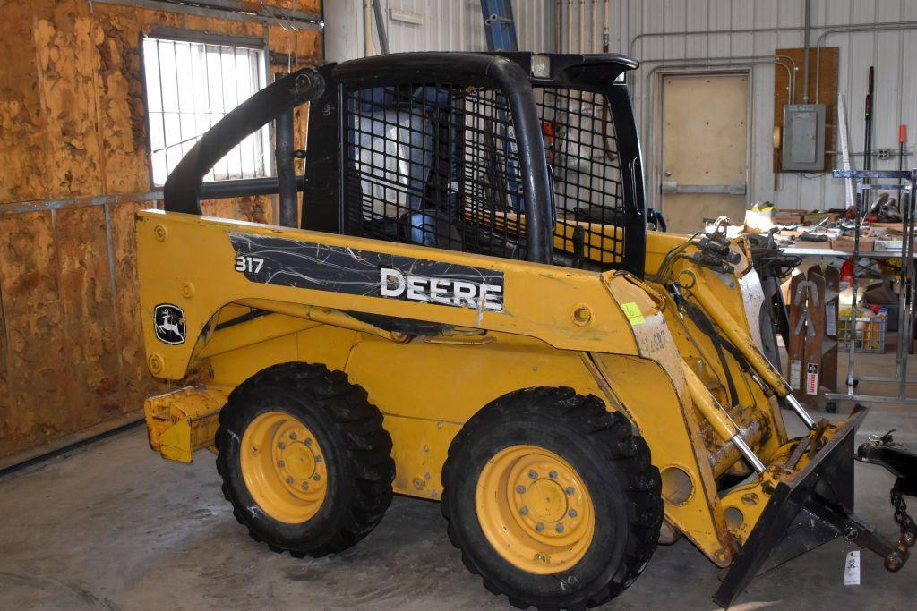 John Deere 317 Skid Loader, 10x16.5 Tires, 2062 Hours, Radio, Cage Cab, Weights, SN: T00317E113156