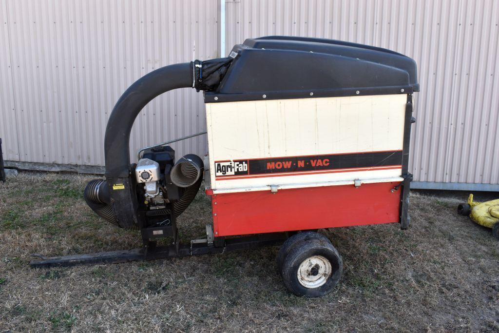 Agri-Fab Mow-N-Vac, B&S Engine, Motor Free, Dual Wheels, Trailer Style, SN 45-0101 3074