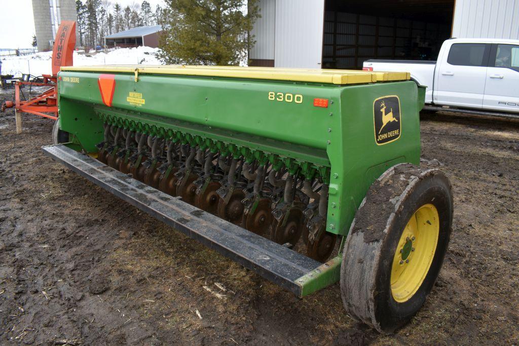 John Deere 8300 Grain Drill with Grass Seeder, 13'x6", SN N08000X053571