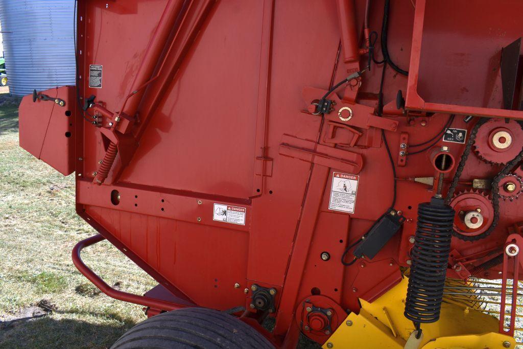 New Holland BR740A Round Baler, Twine or Net, Silage Special, 6 Belt, 80" Pickup, Monitor, 1874