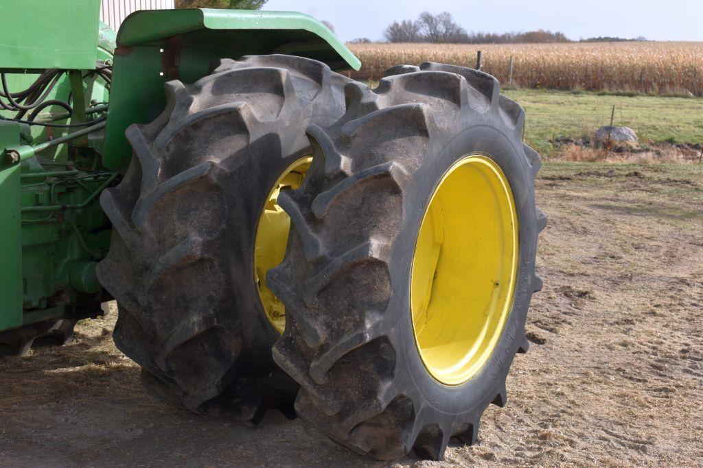 John Deere 7520 Tractor, 4x4, 6711 Hours, 3 Pt., 3 Hyd., Quick Hitch, 23.1x30 Main Tires, 18.4x34