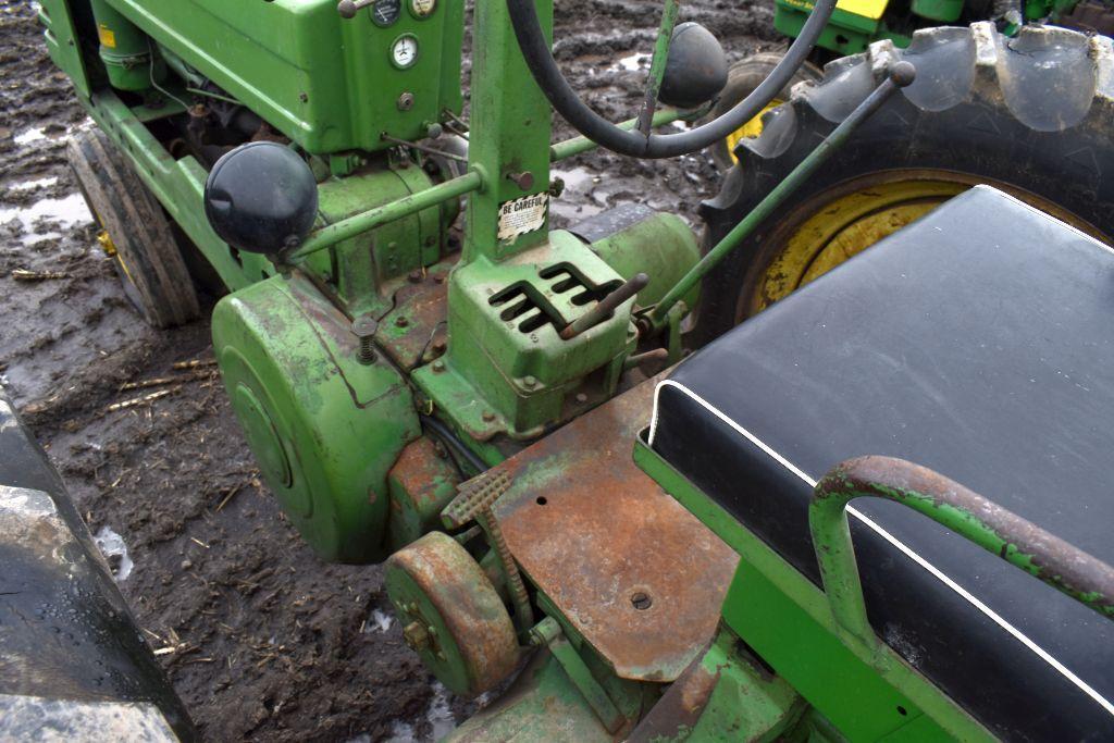 John Deere B Style Tractor, Electric Start, 11.2x38 Tires, Aux. Hyd., SN Unlegible, Motor Free,