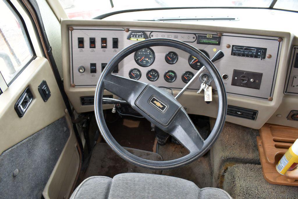 1986 Chevy Mallard Motorhome, 47,818 Actual Miles, V8 Gas, Auto, 37', Tandem Axle, Awning, Runs