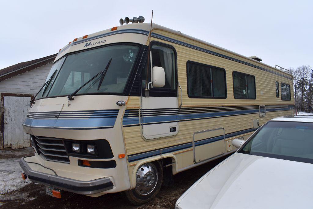 1986 Chevy Mallard Motorhome, 47,818 Actual Miles, V8 Gas, Auto, 37', Tandem Axle, Awning, Runs