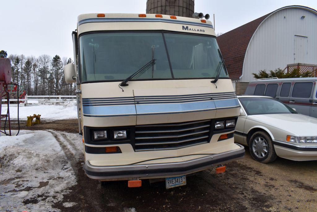 1986 Chevy Mallard Motorhome, 47,818 Actual Miles, V8 Gas, Auto, 37', Tandem Axle, Awning, Runs