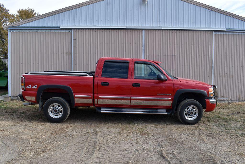 2004 GMC 2500HD Pickup, 12,680 Actual One Owner Miles, 6.0 V8 Gas, 4 Door, 4x4, Auto, Leather,