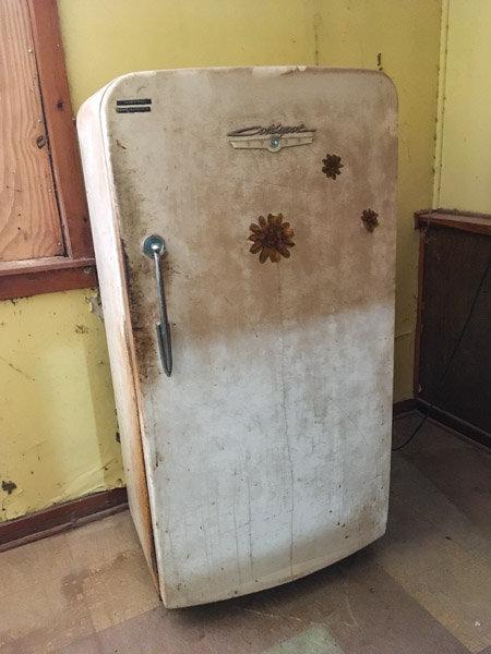 '48 model refrigerator (working)