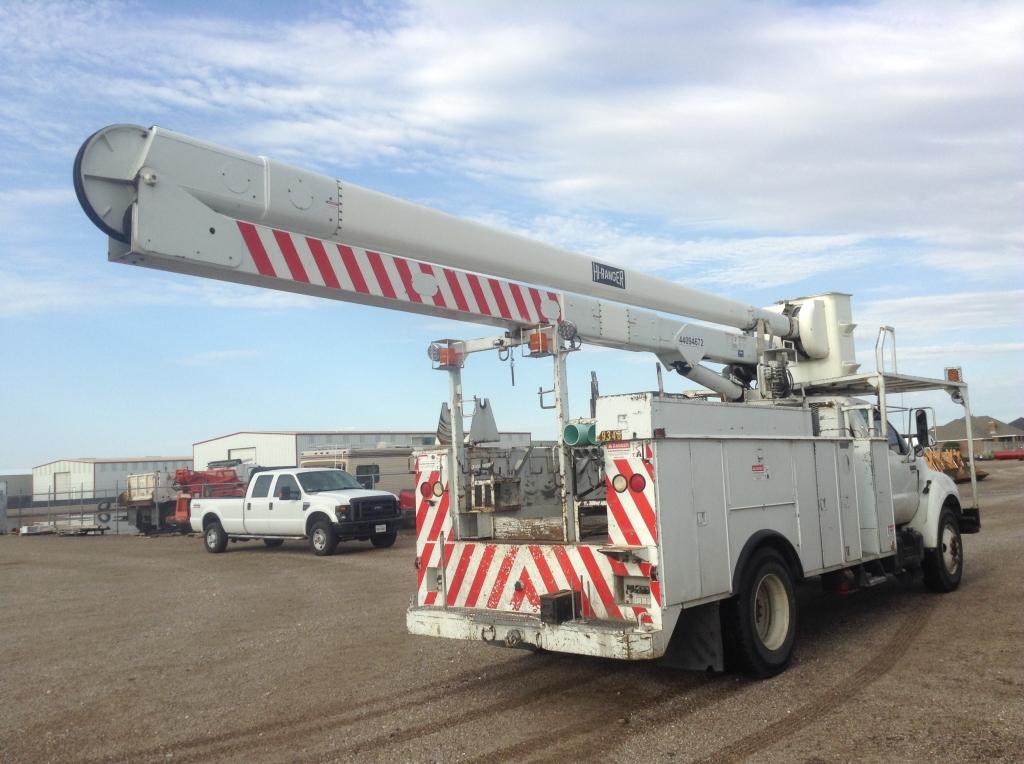 2002 Ford F-750 Single Cab Bucket/Service Truck