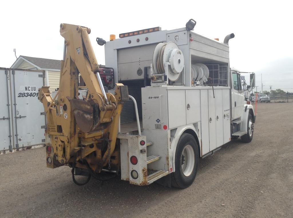 2002 Freightliner FL70 High Top Ext. Cab Service T