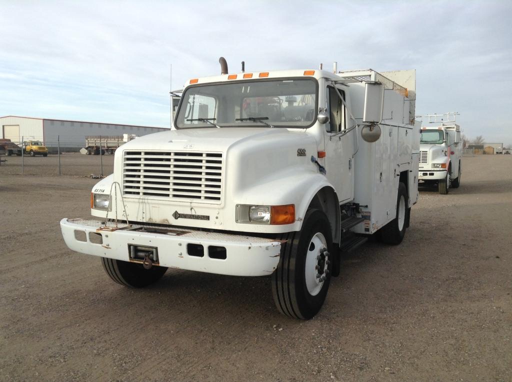 2000 International 4700 Single Cab Service Truck