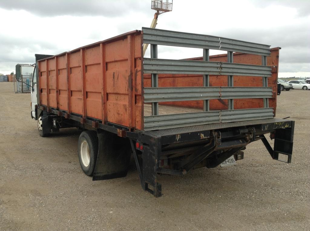 1999 Isuzu Flatbed w/Lift Gate