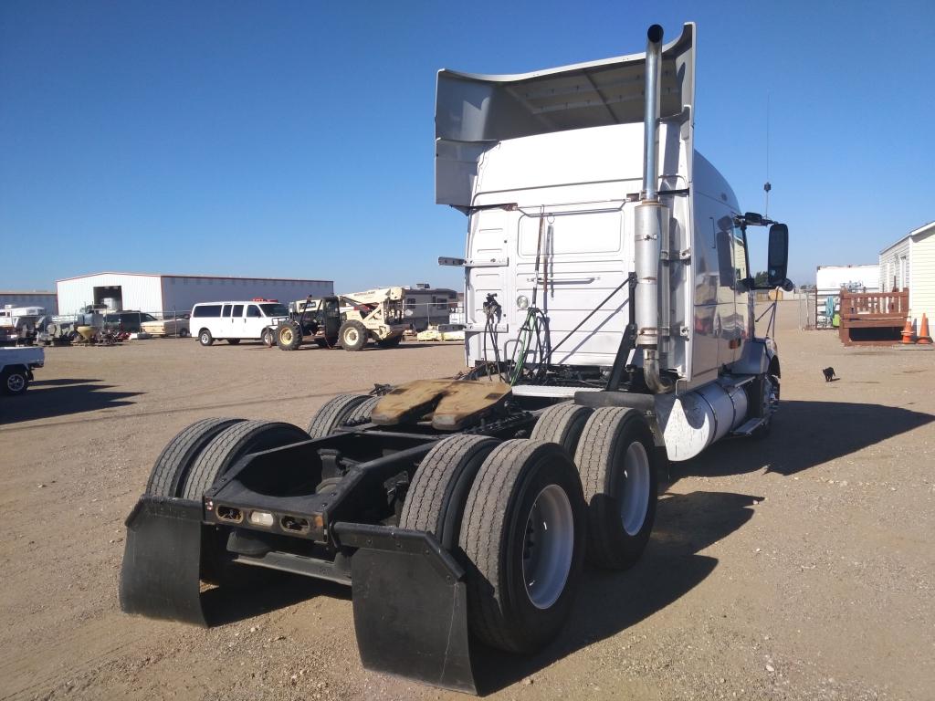 2005 Volvo Sleeper Truck Tractor