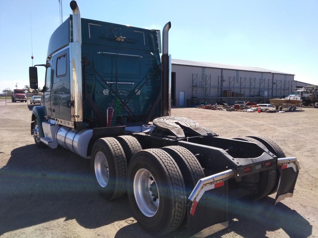 2008 Volvo Sleeper Truck Tractor