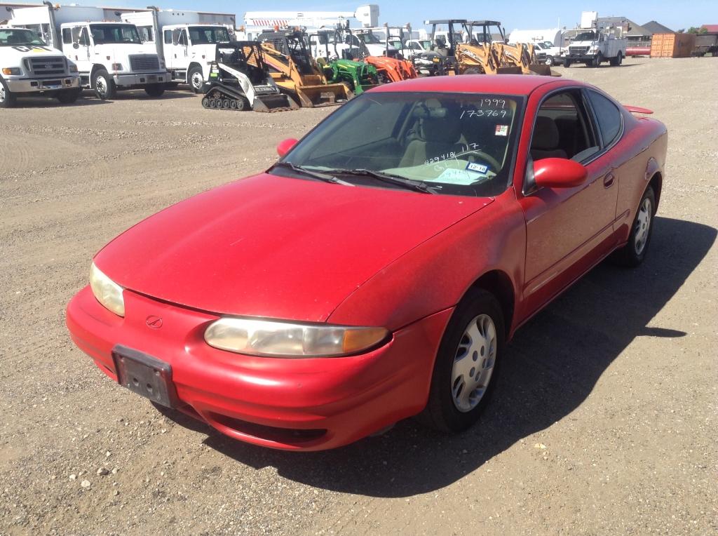 1999 Oldsmobile Alero Coupe Car