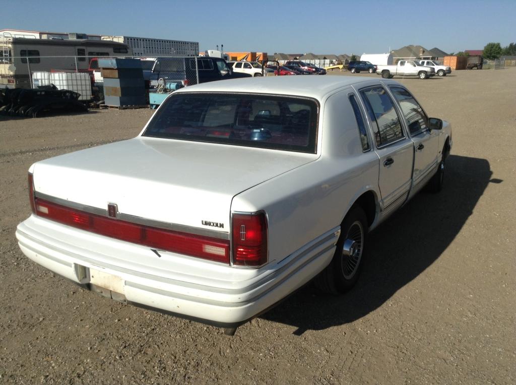 1992 Lincoln Town Car Sedan Car