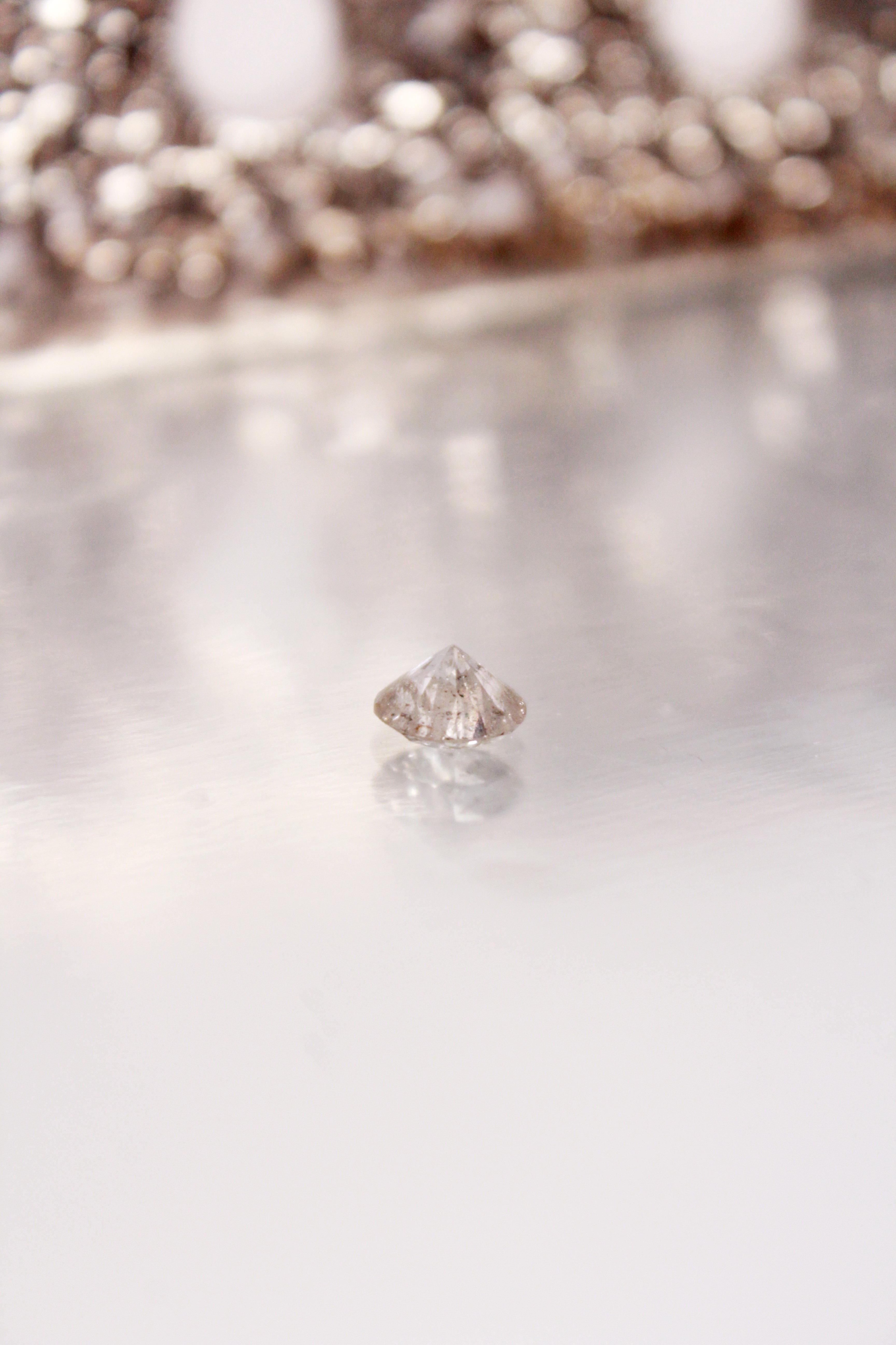 Loose Diamond 1.95 Carets, 8mm Round Color is I/J; Clarity I3