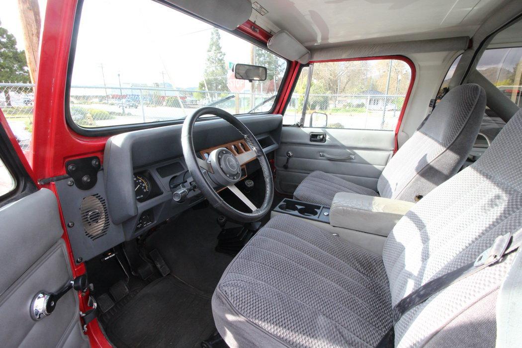 1990 JEEP WRANGLER  (MANUAL)- 116,761 MILES