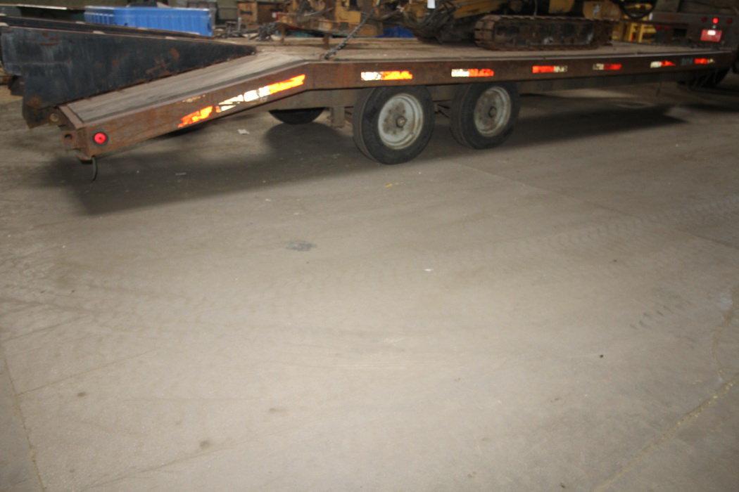 1985 TRLTZ Flat Bed Trailer