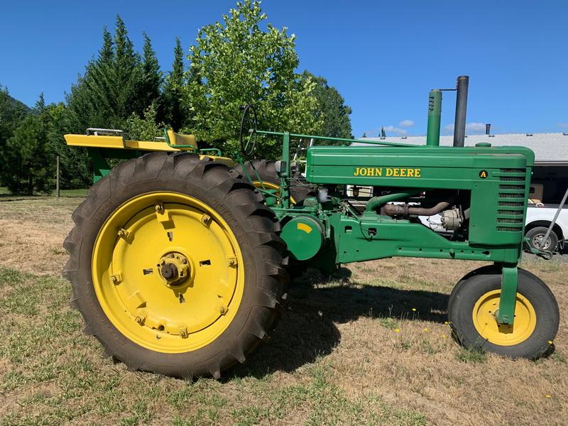 1949 John Deer Model A 2 Cylinder Gas Tricycle Tractor Good Tires Hand Clutch **Runs Great**