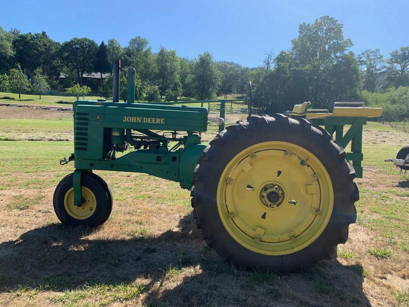 1949 John Deer Model A 2 Cylinder Gas Tricycle Tractor Good Tires Hand Clutch **Runs Great**