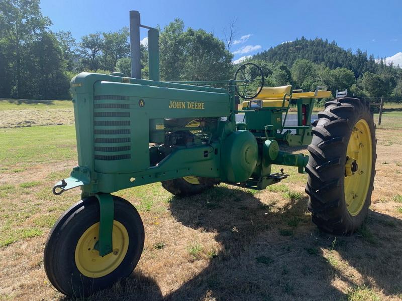 1949 John Deer Model A 2 Cylinder Gas Tricycle Tractor Good Tires Hand Clutch **Runs Great**