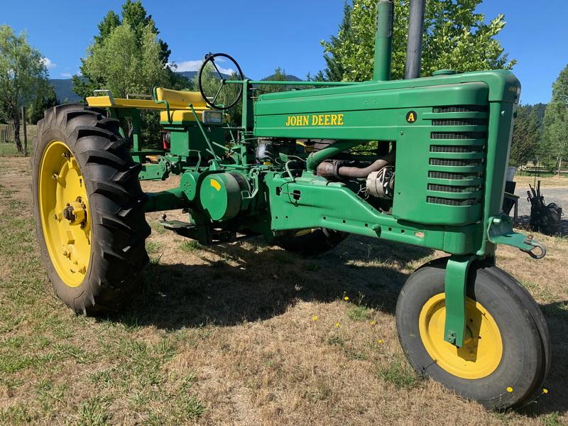 1949 John Deer Model A 2 Cylinder Gas Tricycle Tractor Good Tires Hand Clutch **Runs Great**