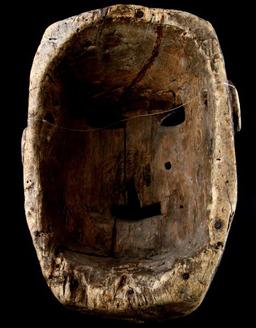 18TH CENTURY CARVED INDIAN CEREMONIAL MASK