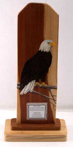 23 INCH AMERICAN BALD EAGLE ON CEDAR ART PIECE