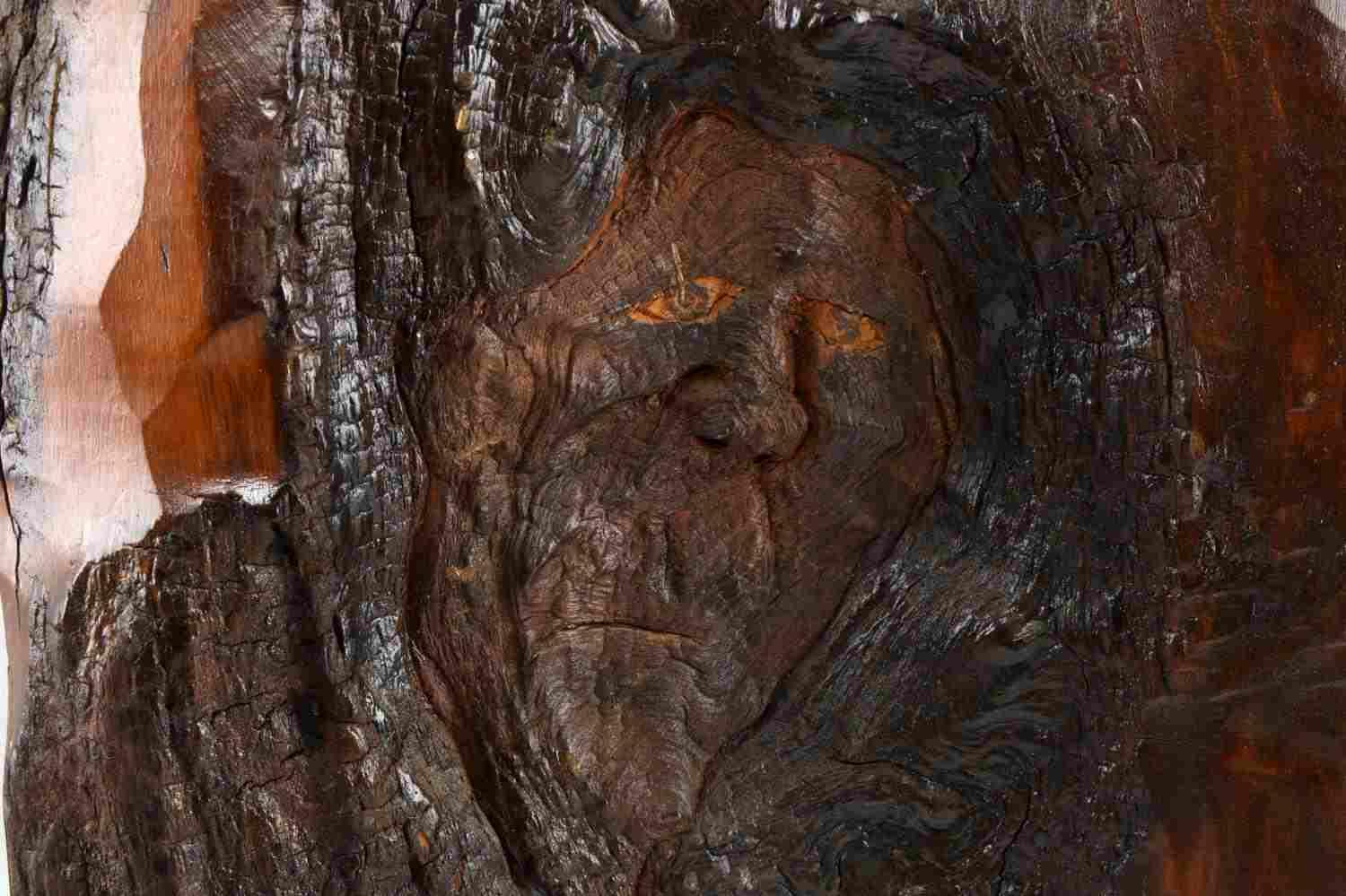 INTERESTING SIGNED WOOD CARVING OF A MANS FACE