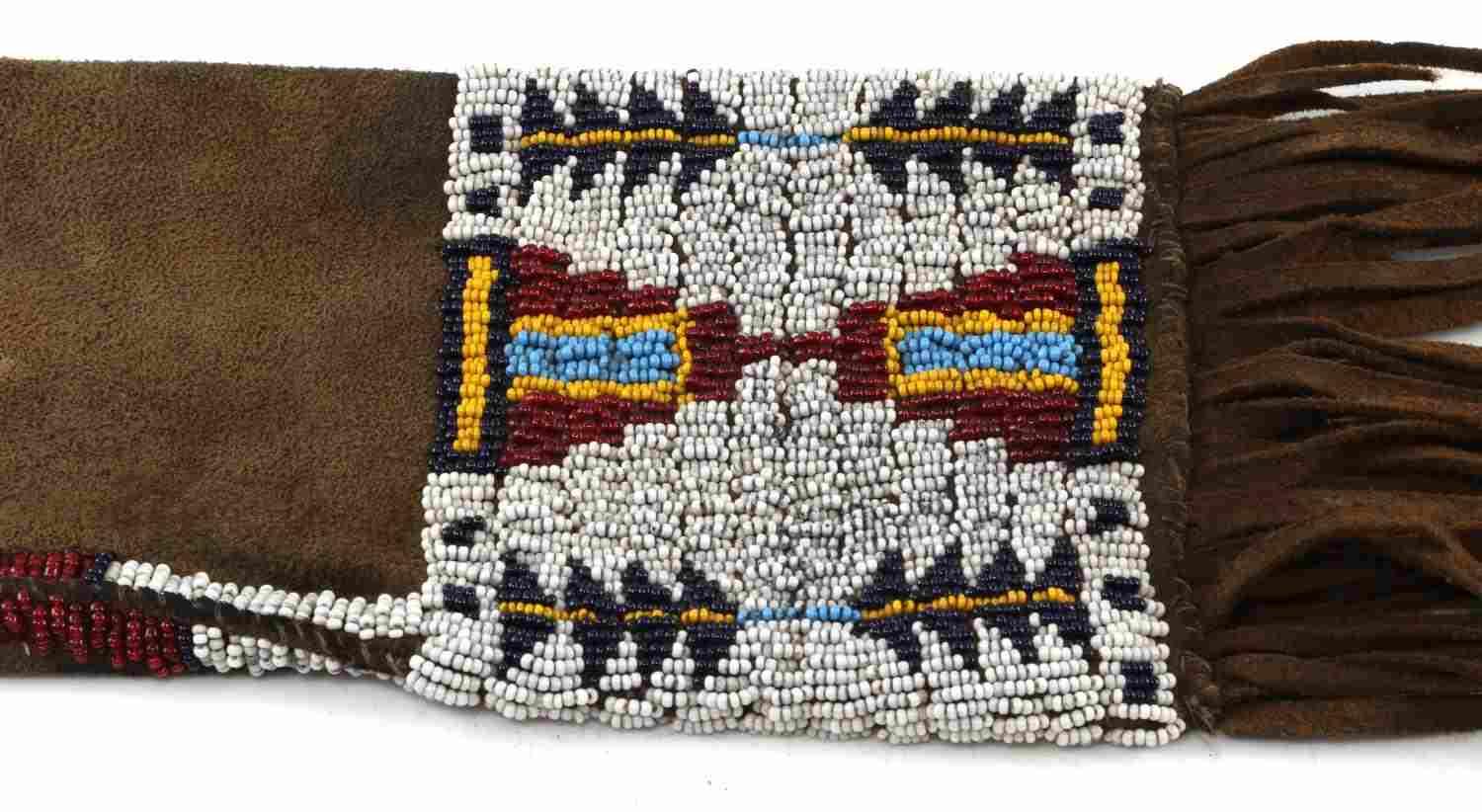 ANTIQU PLAINS INDIAN BEADED BRAIN TANNED PIPE BAG