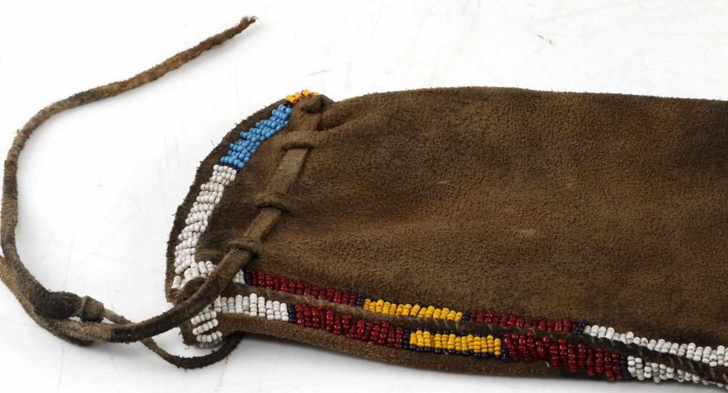 ANTIQU PLAINS INDIAN BEADED BRAIN TANNED PIPE BAG